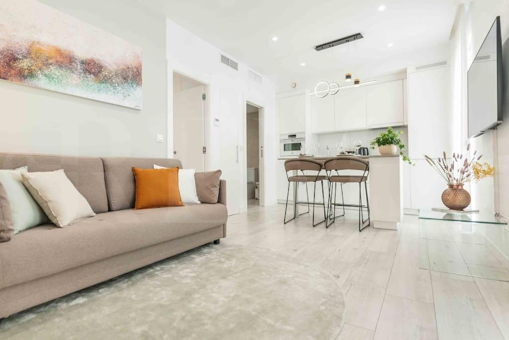 Appartement Tranquil & Bright With Parking By Rems
